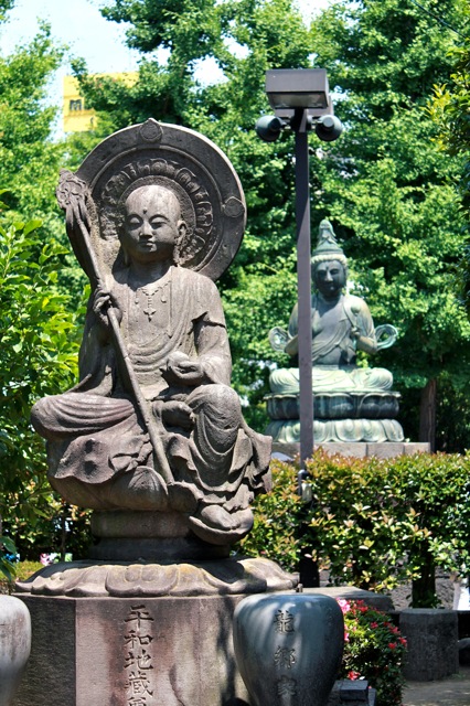 Peaceful... at Sensoji Temple.  