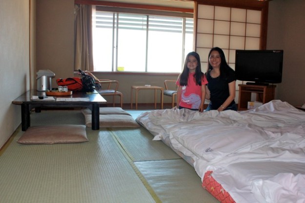 Our cool room for a night... sleeping the traditional way (on a tatame)!