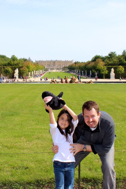 Mia and her daddy having fun at the gardens.