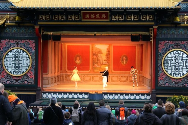 A beautiful ballet show at the park.